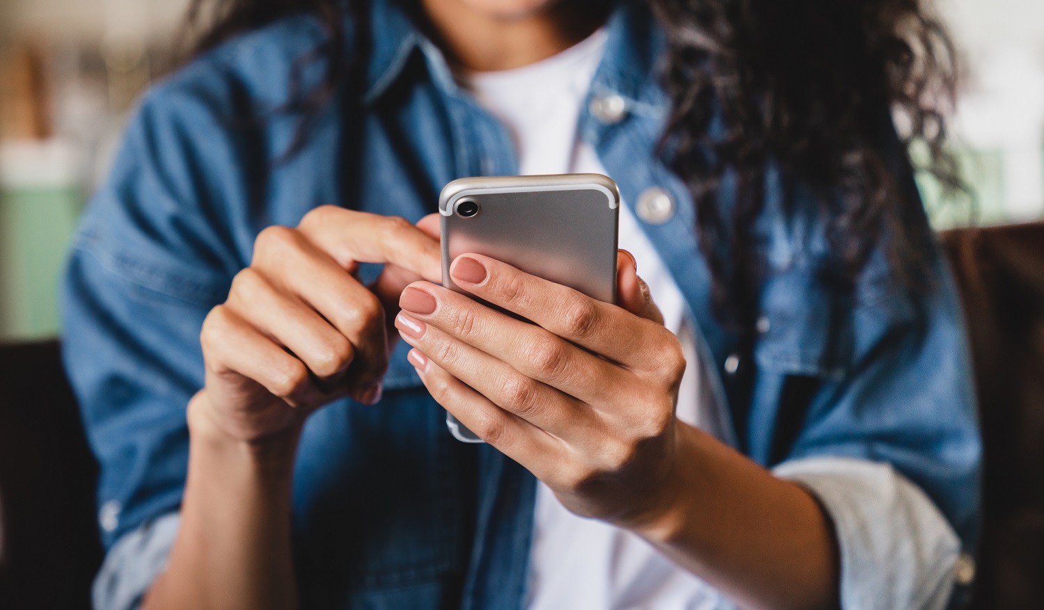 woman banking on smartphone