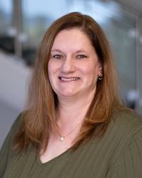 professional headshot of Cindy Brown