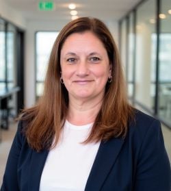 professional headshot of Cindy Brown